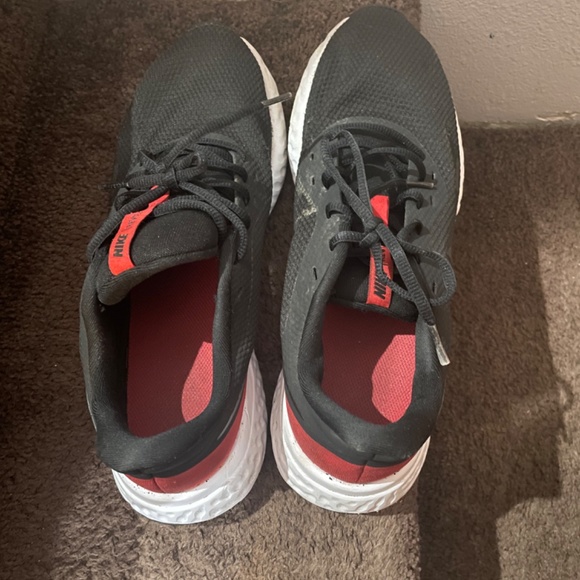 Sneakers by Nike Revolution - Picture 3 of 7